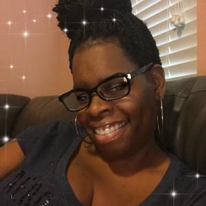 Meet your Posher, Mona